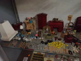 Casa de muñecas y accesorios