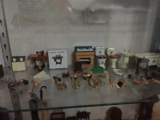 Casa de muñecas y accesorios