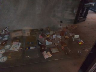 Casa de muñecas y accesorios