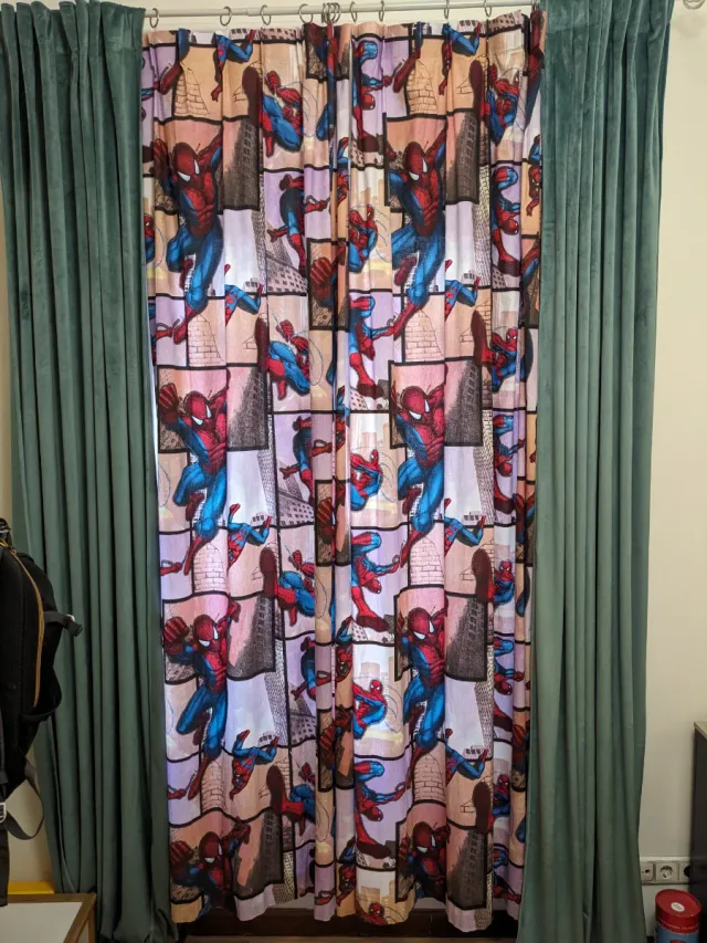 Nórdico y Cortinas Spiderman