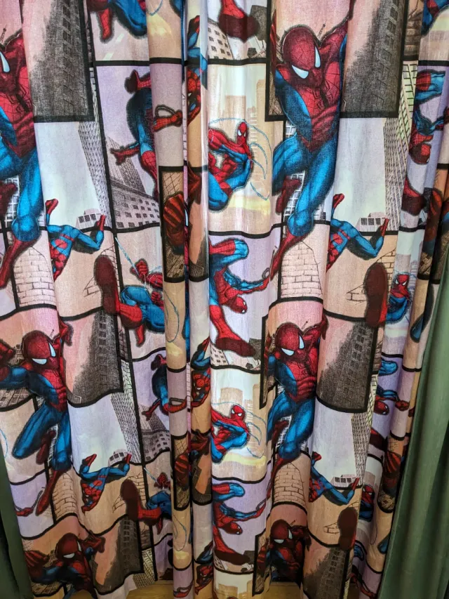 Nórdico y Cortinas Spiderman