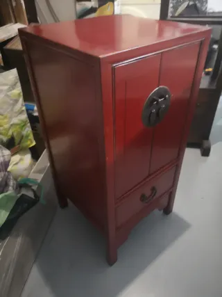 Armadio cinese basso rosso