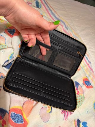 Cartera de mano efecto piel serpiente