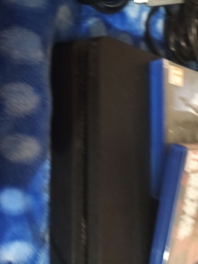 PS4 (Playstation 4) + Uncharted + Auriculares