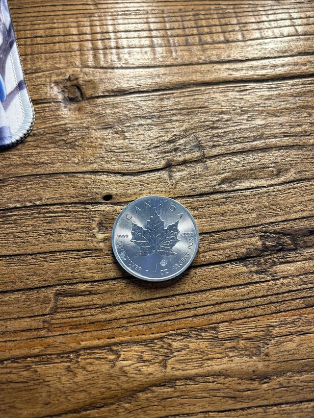 Moneda Plata Maple Leaf 25 oz 9999
