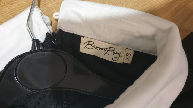 Disfraz Halloween Negro con Cuello Blanco 
