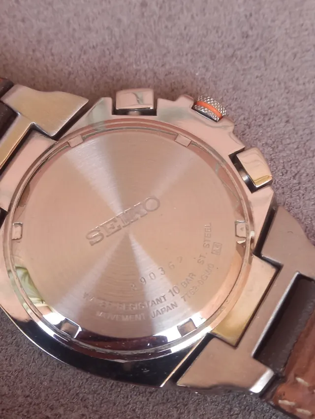Reloj Seiko Chronograph 100M Marrón/Plata