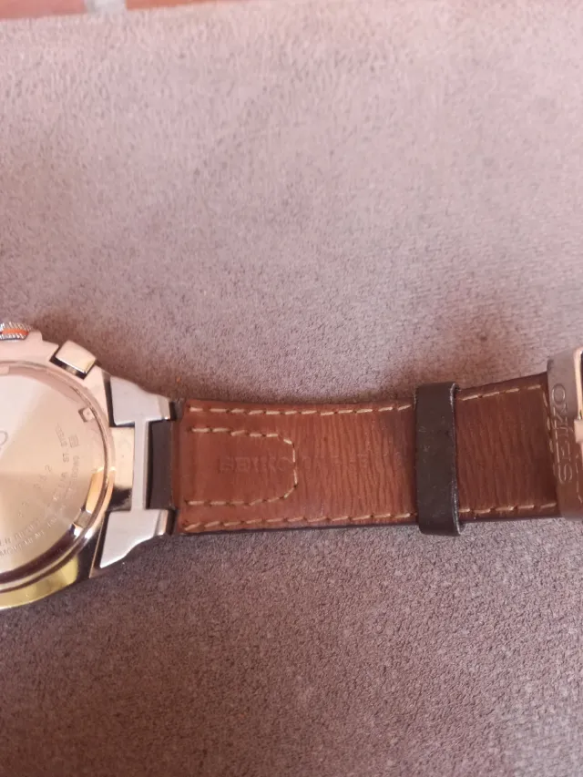 Reloj Seiko Chronograph 100M Marrón/Plata