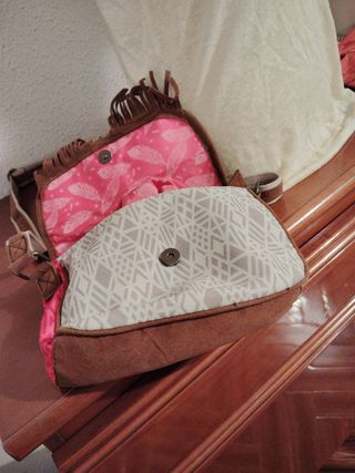 Bolso bandolera Lois marrón y rosa