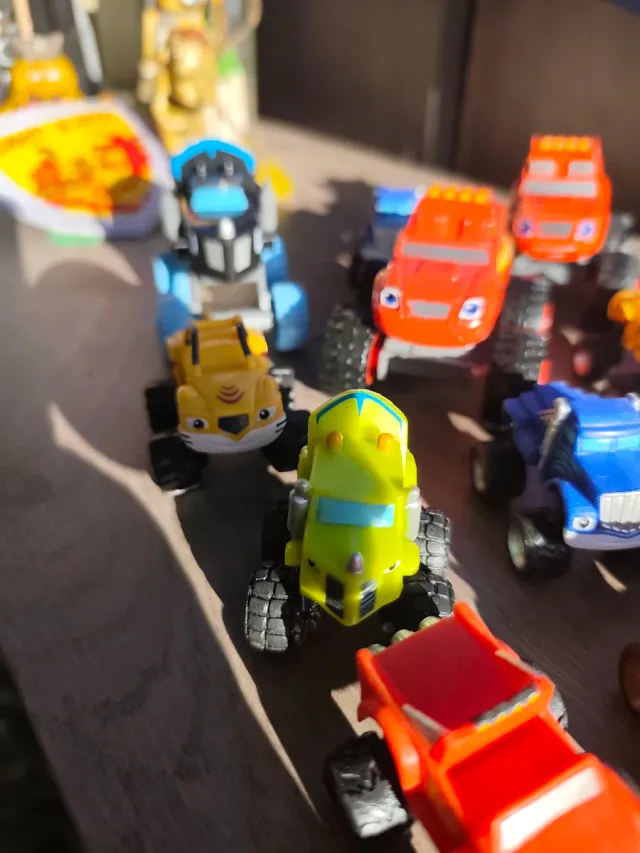 Lote de 13 Monster Trucks