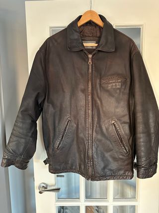 Cazadora de piel marrón
