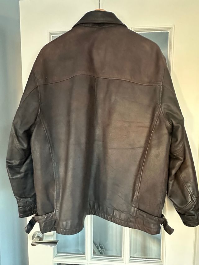 Cazadora de piel marrón