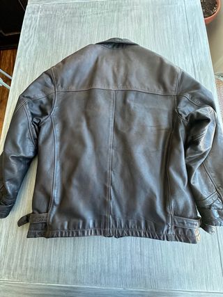 Cazadora de piel marrón