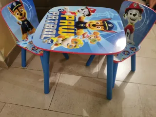 Mesa y 2 Sillas Patrulla Canina Infantil