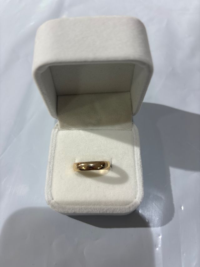 Anillo de oro