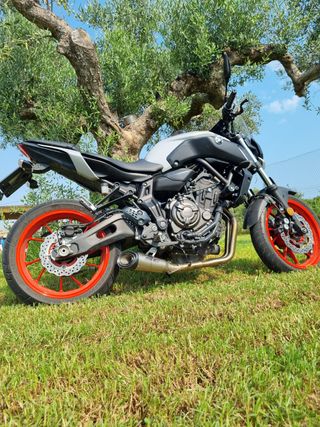 Escape SC Project Yamaha MT-07