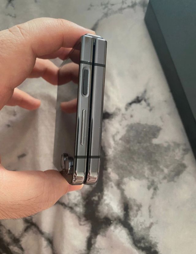 Samsung Galaxy Z Flip 5 5G Gris