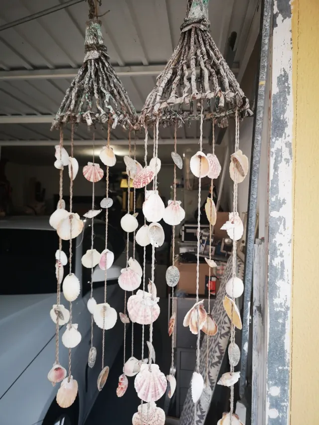 2 Lâmpadas de Madeira e Concha