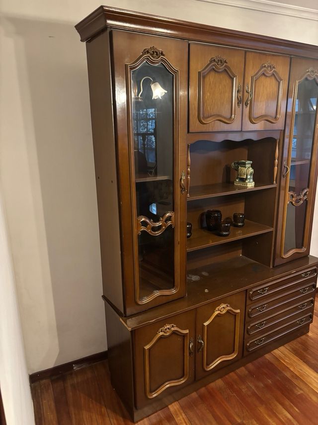 Mueble de salón madera y cristal
