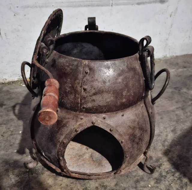 Estufa antigua de metal