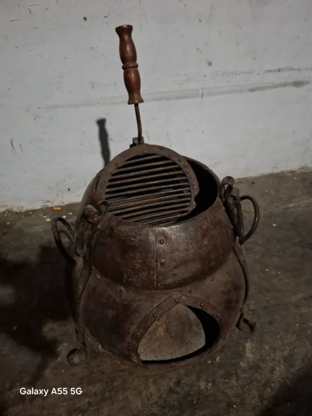 Estufa antigua de metal