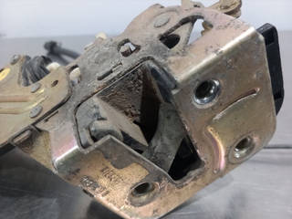 CERRADURA PUERTA DELANTERA DERECHA VOLVO SERIE 44