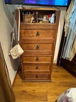 Dormitorio completo de madera