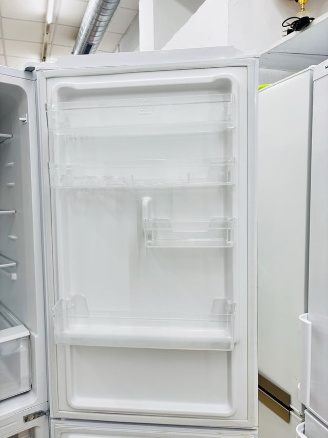 Nevera Eas Electric Blanca