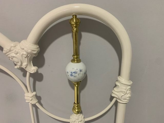 Cabecero latón y cerámica blanco