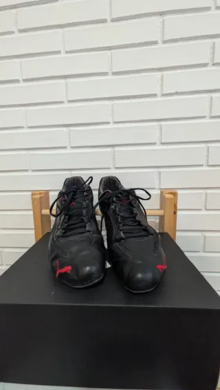 Zapatillas Puma Negras con Rojo