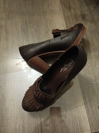 Zapatos de tacón con lengüet