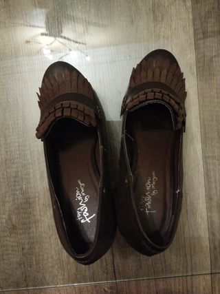 Zapatos de tacón con lengüet