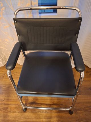 Silla de baño orinal para uso geriatrico
