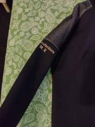 Sudadera con capucha negra hombre