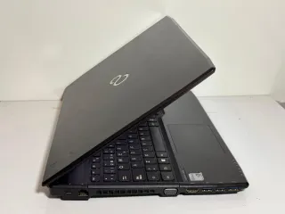 Fujitsu Lifebook i7 Portátil Negro