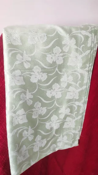 Tovaglie cotone effetto raso floreale