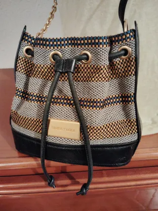Bolso bandolera BIMBA Y LOLA acabados PIEL