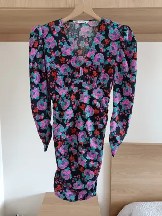 Vestido floral fruncido en el pecho, escote en V
