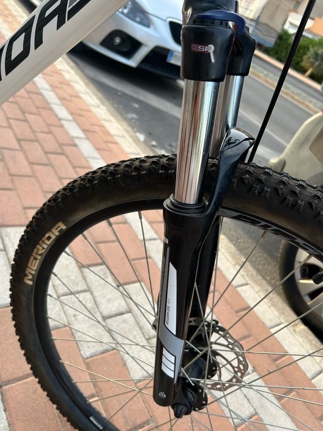 Bicicleta Mérida Big Seven 20 como nueva. Sin uso