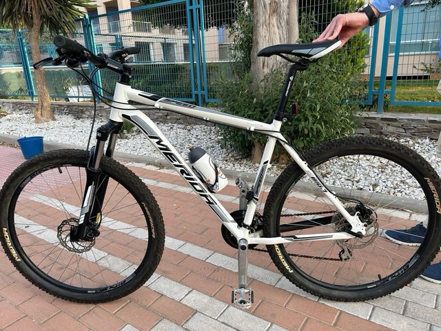 Bicicleta Mérida Big Seven 20 como nueva. Sin uso