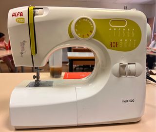 Máquina de coser Alfa Inizia 520