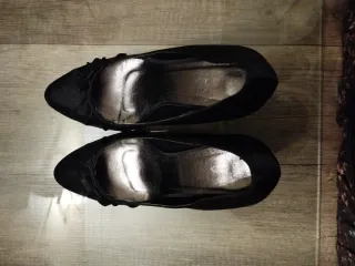 Zapatos de tacón negros para mujer