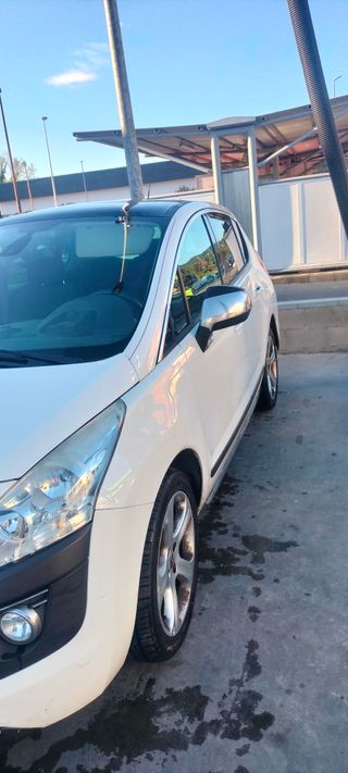 Peugeot 3008 2012