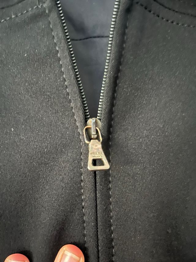 Chaqueta Prada corta negra