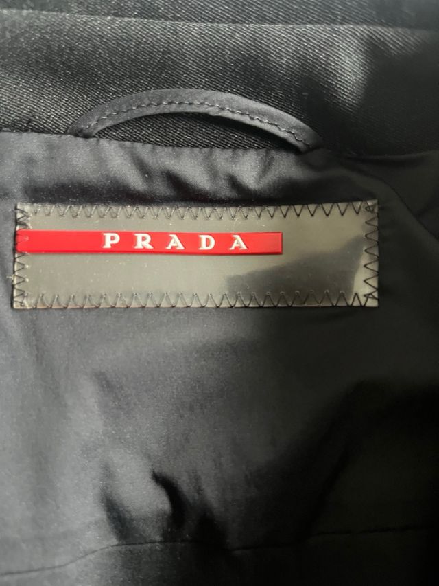 Chaqueta Prada corta negra