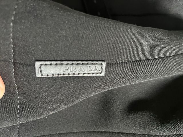 Chaqueta Prada corta negra