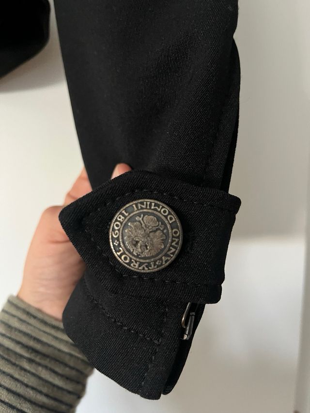 Chaqueta Prada corta negra