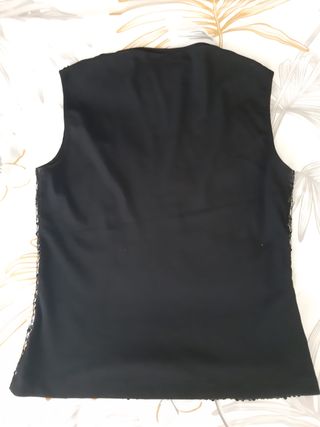 Top sin mangas de lentejuelas. Nuevo. Color negro.