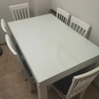 Mesa de comedor blanca con 6 sillas