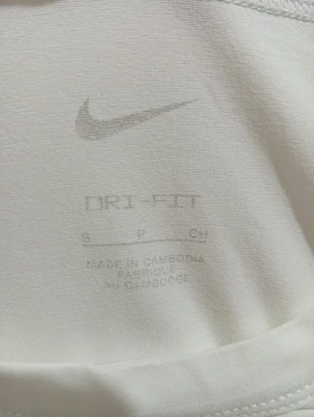 T-shirt sportiva bianca Nike
Taglia S 
